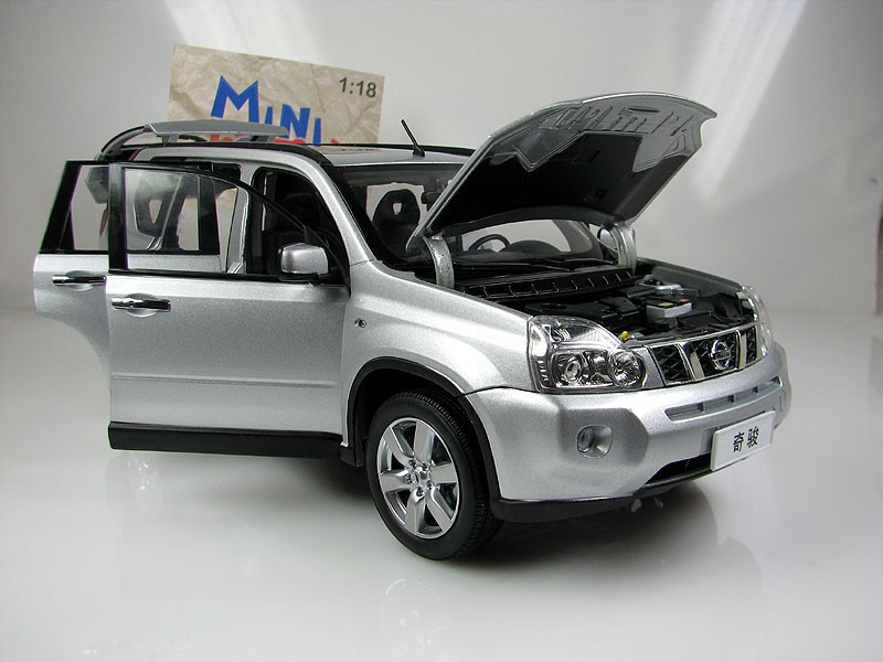 nissan_xtrail.2.product.lightbox.jpg