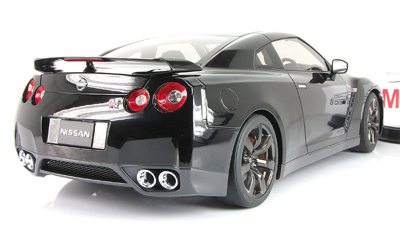 Модель nissan gt. AUTOART Nissan GTR. AUTOART Millennium Nissan GTR r35. Nissan GTR r35 1/18 масштабная. Ниссан ГТ Р Nikko 1:16.