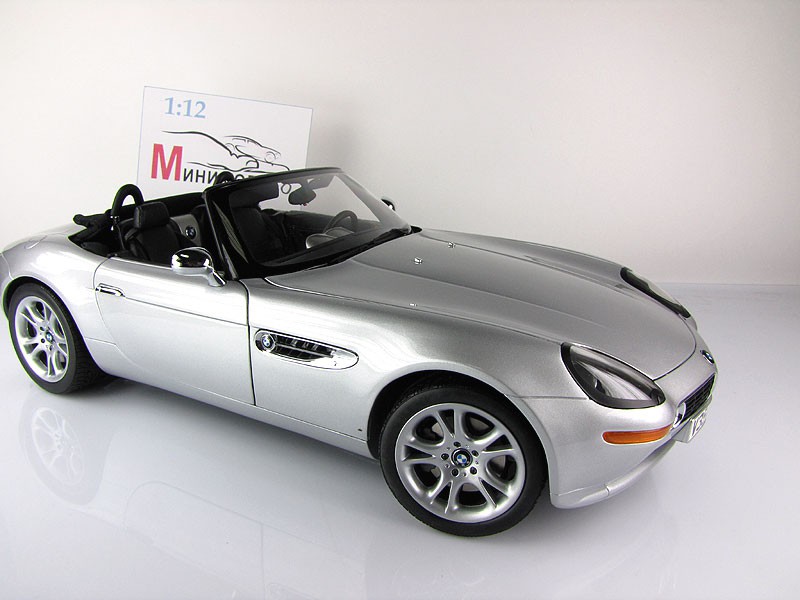 Маленькая машинка BMW z8