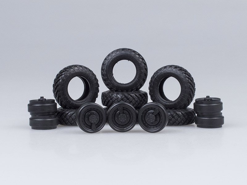 харьковская резина 1/43. краз 256 диск. резина паз 3205. харьковская резина для моделей 1 43. из 4-х колес.