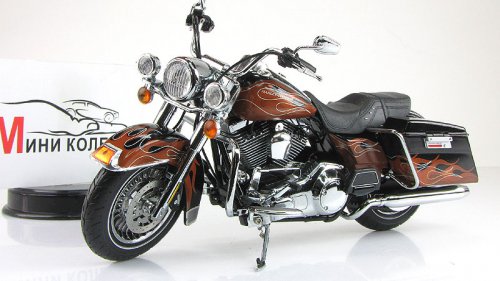 - FLHRC Road King "Vaquero"