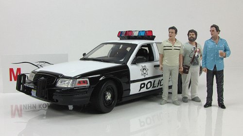 Ford Crown Victoria Police ( / "  ")