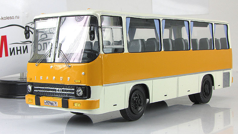  Ikarus 211