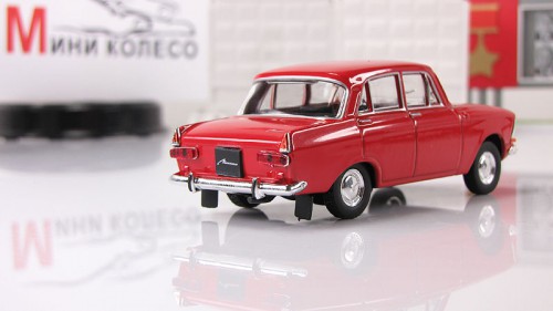 Москвич-412 c журналом Автолегенды СССР №46