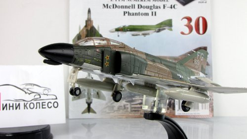 McDonnell Douglas F-4C Phantom II     30 ()