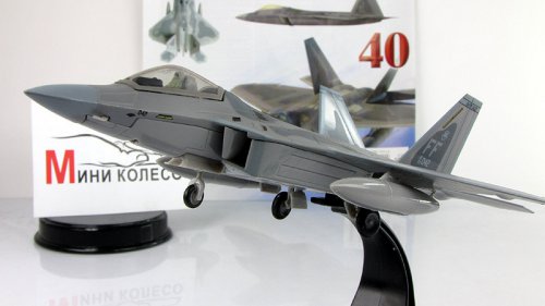 Lockheed Martin F-22 Raptor с журналом Самолеты мира №40 (Польша)