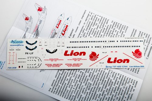    Boeing 737-400 Lion Airlines