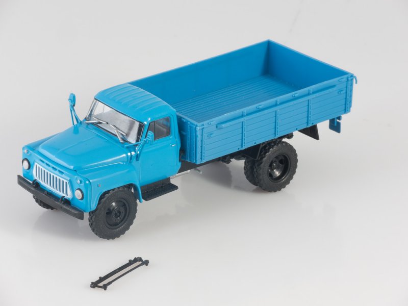 Маз 205 модель. Нами-012 грузовой автомобиль. Зиl-131 бортовой (с тентом), белый / хаки. Наши грузовики 1 43. Зил 8*8.