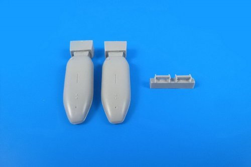 P-47D/M Thunderbolt - 200 US gal. External Drop Tank (2pcs) set for any P47D/M Thunderbolt kit