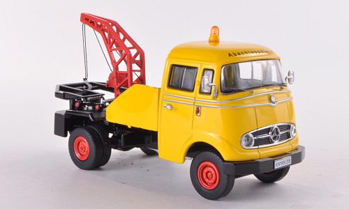 Mercedes-Benz L 319 D tow-truck