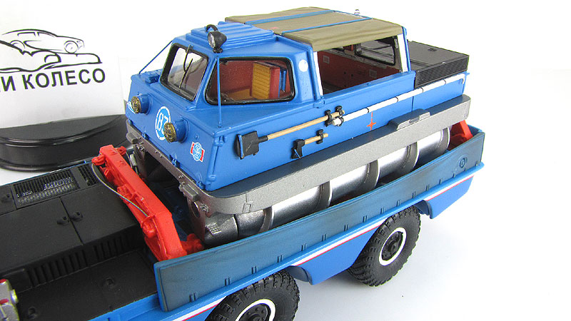 http://www.mini-koleso.ru/images/models/gruzoviki_avtopoezda_spetstehnika/zil_4906_sinyaya_ptitsa_.249060/zil_4906_sinyaya_ptitsa_.18.product.lightbox.jpg