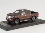 Nissan Navara, metallic-brown