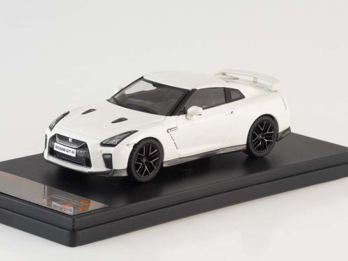 Nissan GT-R, metallic-white