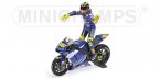 Набор мотоцикл и фигурка Yamaha YZR-M1 - Valentino Rossi - MotoGP Donington 2005