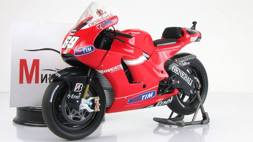  DUCATI DESMOSEDICI GP10 -  