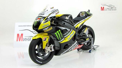  Yamaha YZR-M1 -  