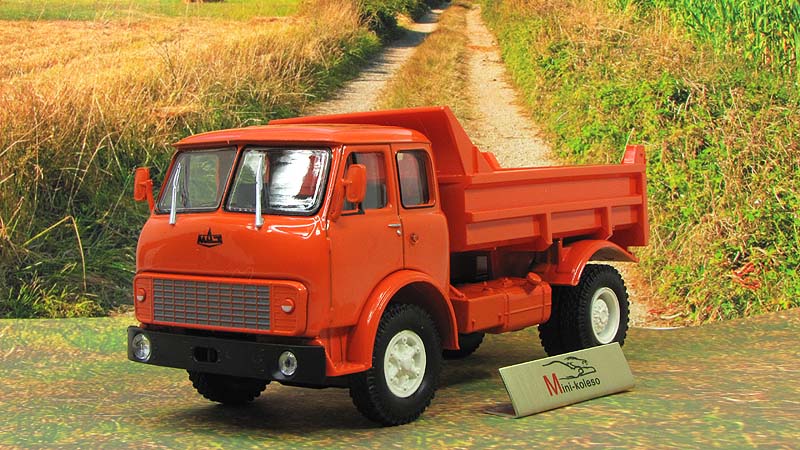 Грузовик МАЗ 5549