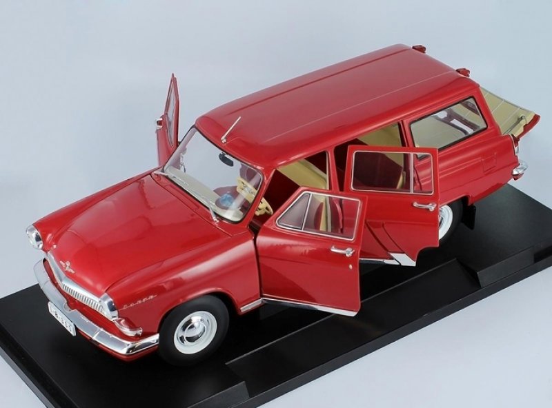 1:18 22, красный (IST Models) Масштабная коллекционная модель
