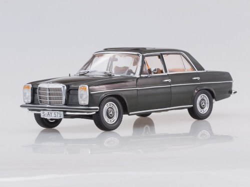 Mercedes-Benz Strich 8 Saloon (Dunkelolive)