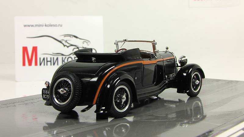 143 - TYPE B3-6 Sports Roadster Minichamps    
