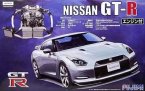 Nissan GT-R (R35) w/Engine