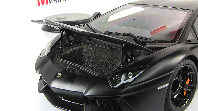 Lamborghini aventador багажник сверху. Ламборгини багажник. Моторный отсек lamborghini gallardo. 1/18 autoart lamborghini aventador rosso andromeda red. Ламборгини багажник.