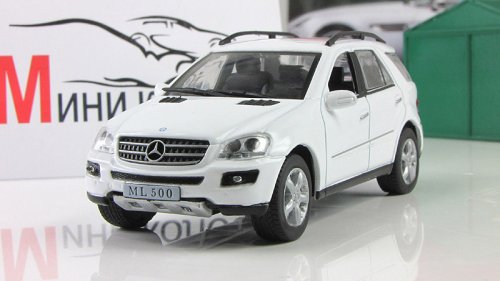 Mercedes-Benz ML 500    68