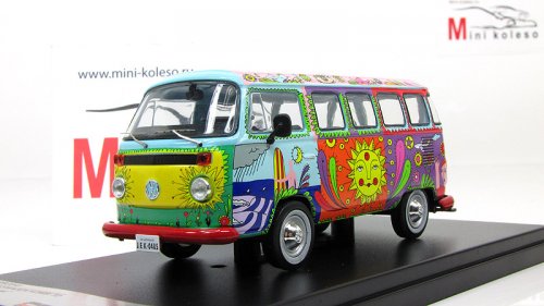 Volkswagen Kombi T2 Hippie Car