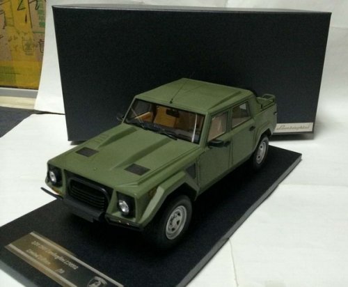 Lamborghini LM002