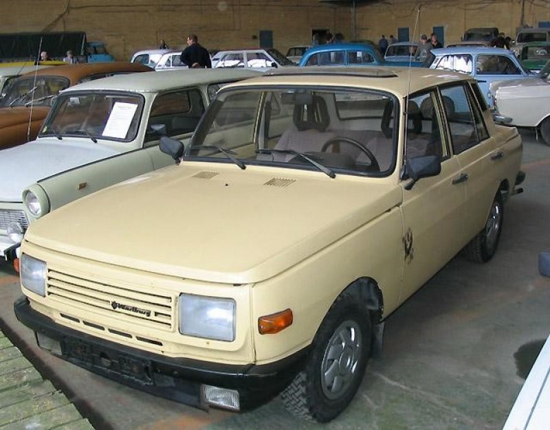 Трабант 353