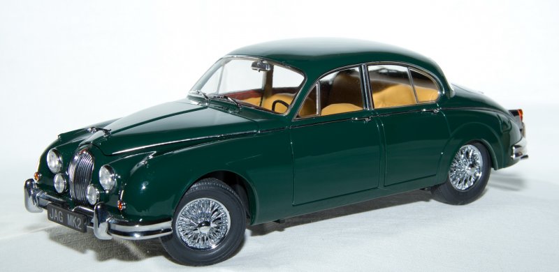 Jaguar Mark 2 Racing